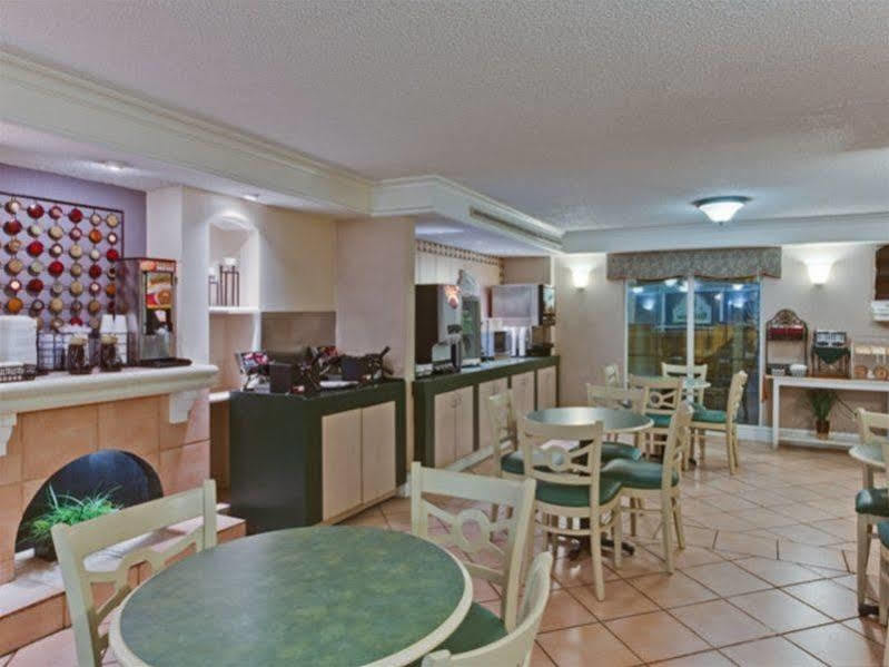 Baymont By Wyndham Jacksonville Orange Park Buitenkant foto